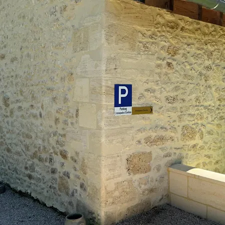 L'escapade D'émilion * Naujan-et-Postiac