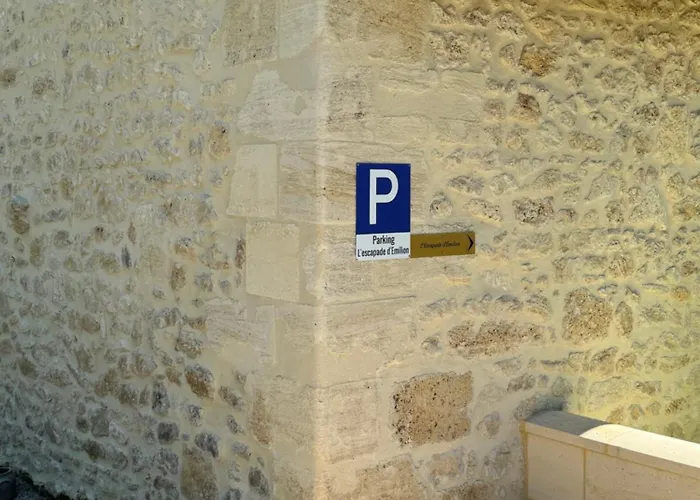 L'escapade D'émilion * Naujan-et-Postiac